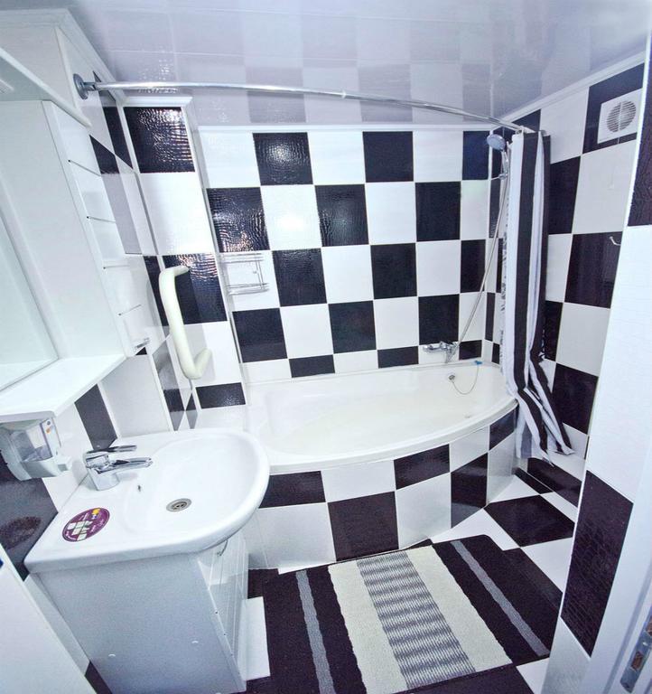 Black And White Apartment Chisinau Exterior photo
